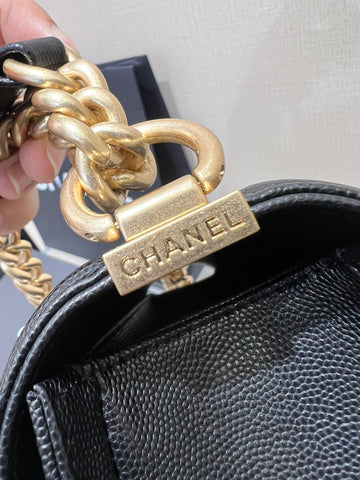 BOY BAG MEDIUM 25 BLACK CAVIAR GOLD HARDWARE