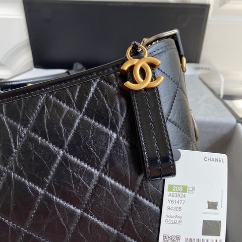 CC GABRIELLE MEDIUM 28 HOBO BAG IN BLACK CALFSKIN
