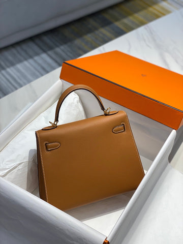 KELLY 28CM IN GOLD EPSOM CALFSKIN GOLD HARDWARE