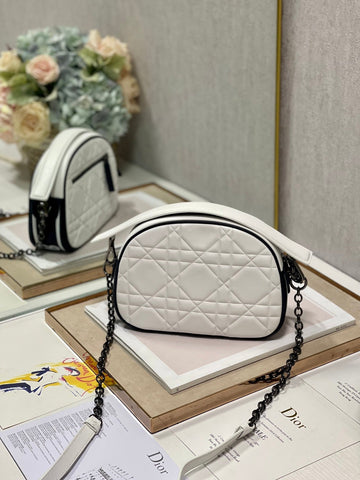 VIBE HOBO 22 BAG IN WHITE CALFSKIN
