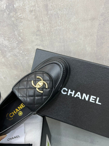 CHANEL 26S LOAFERS IN BLACK QUILTED CALFSKIN WITH CC LOGO