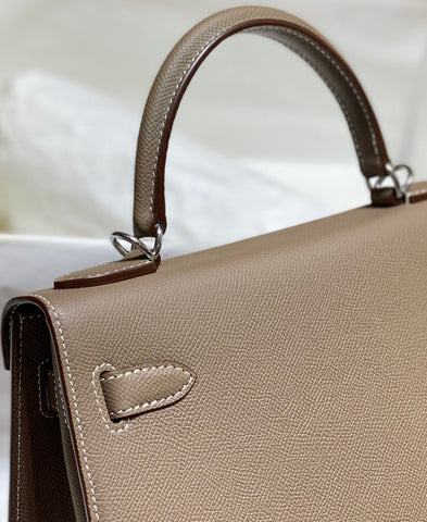 KELLY 28CM IN ETOUPE EPSOM CALFSKIN GOLD HARDWARE