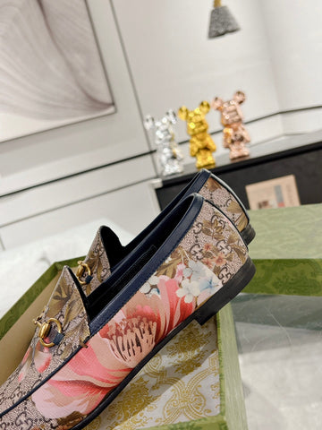 HORSEBIT LOAFER WITH FLOWER PRINT IN DARK BEIGE MONOGRAM JACQUARD FABRIC