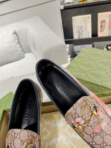 HORSEBIT LOAFER WITH FLOWER PRINT IN DARK BEIGE MONOGRAM JACQUARD FABRIC