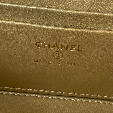 SMALL VANITY CASE 17 IN WHITE CALFSKIN GOLD HARDWARE