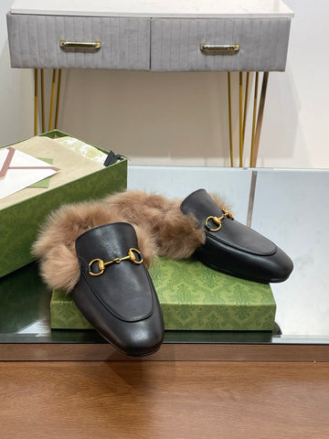 HORSEBIT MULE IN BLACK CALFSKIN AND LAMB WOOL LINING