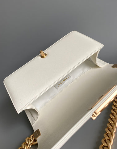 CC MEDIUM 25 BOY BAG IN WHITE LAMBSKIN GOLD HARDWARE