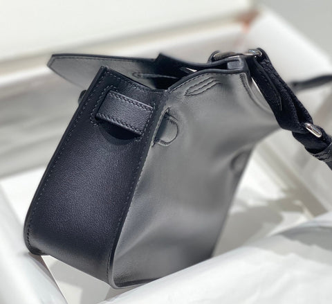 HM JYPSIERE SHOULDER BAG 23 IN NAVY BLUE CALFSKIN SILVER HARDWARE