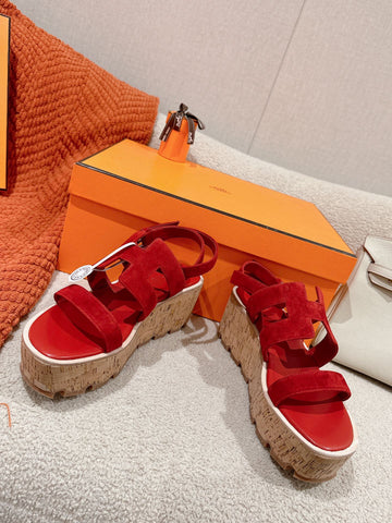 HM 25S HAVANE WEDGE SANDAL IN RED SUEDE