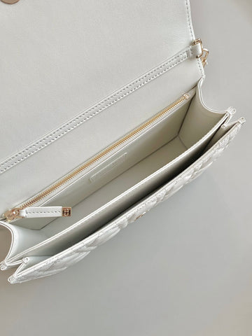 MISS LADY 24 LARGE BAG IN WHITE LAMBSKIN