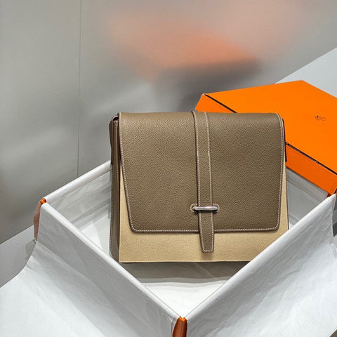 STEVE LIGHT JUNIOR MESSENGER BAG 27 IN ALEZAN TOGO CALFSKIN