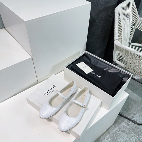 BALLET FLAT IN WHITE EMBOSSED CALFSKIN