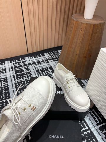 CC OXFORD SHOES IN WHITE TWEED AND CALFSKIN