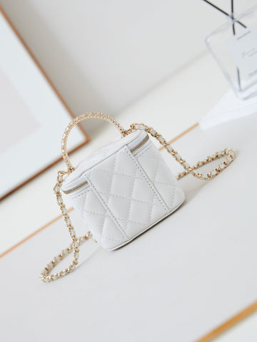 CHANEL 25S MINI VANITY BAG 11 CM IN WHITE LAMBSKIN WITH CRYSTAL-EMBELLISHED CC LOGO