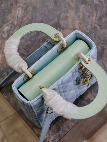 MEDIUM LADY BAG 20 IN BABY BLUE QUILTED MACROCANNAGE CALFSKIN GREEN STRAP