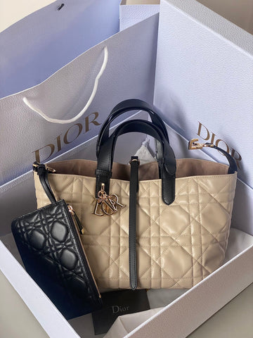MEDIUM TOUJOURS BAG 28 IN BEIGE CANNAGE CALFSKIN BLACK STRAP