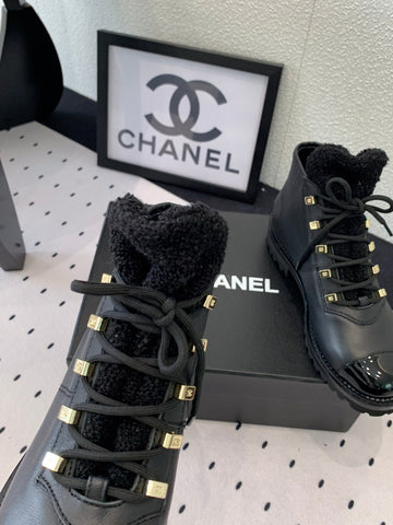 ANKLE BOOTS IN BLACK CALFSKIN 971629