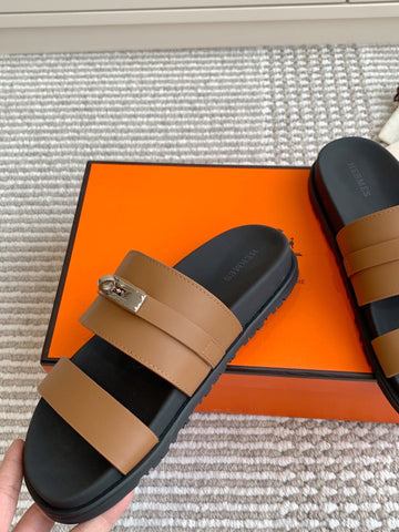 HM 26S KELLY BUCKLE DOUBLE STRAP SANDALS IN BROWN CALFSKIN GOLD HARDWARE