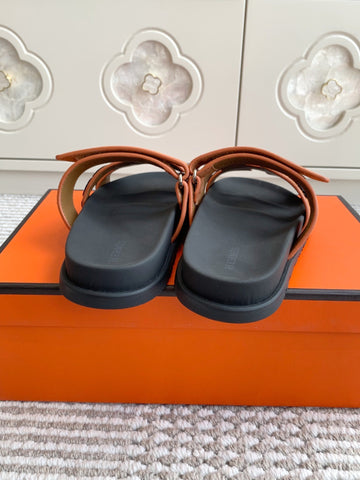 HM 26S CHYPRE SANDALS IN CARAMEL BROWN SUEDE WITH EMBROIDERED PATTERN STRAP