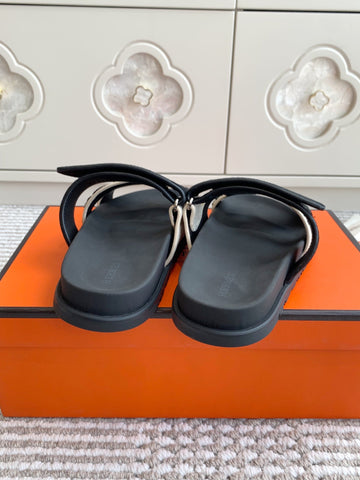 HM 26S CHYPRE SANDALS IN WHITE MIX BLACK SUEDE WITH EMBROIDERED PATTERN STRAP