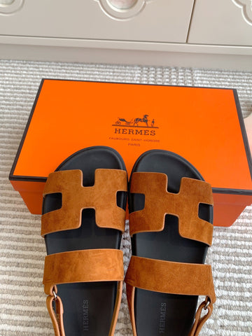 HM 26S CHYPRE SANDAL WITH BACK STRAP IN CARAMEL BROWN SUEDE