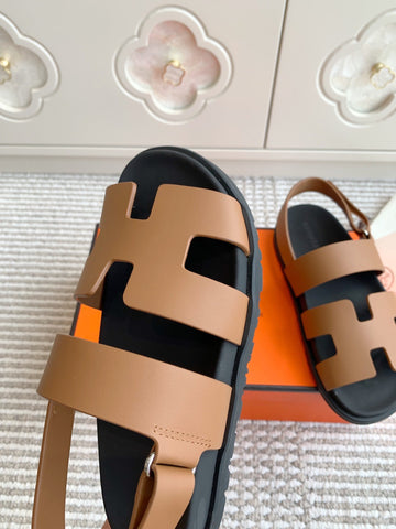 HM 26S CHYPRE SANDAL WITH BACK STRAP IN BROWN CALFSKIN