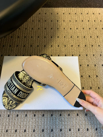 DIOR 26S DWAY SLIDE COTTON EMBROIDERED IN BLACK AND GOLD FLORAL MOTIF