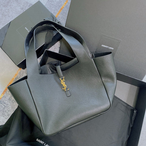 LE 5 À 7 BEA IN GRAINED LEATHER BLACK