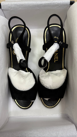CC SUEDE KIDSKIN SANDAL IMITATION PEARLS BLACK