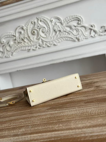 HM KELLY MINI 19 WHITE CALFSKIN GOLD HARDWARE