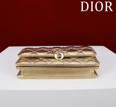 CD BAG 21 IN GOLD CALFSKIN WITH GOLD HARDWARE