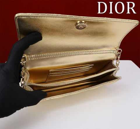 CD BAG 21 IN GOLD CALFSKIN WITH GOLD HARDWARE