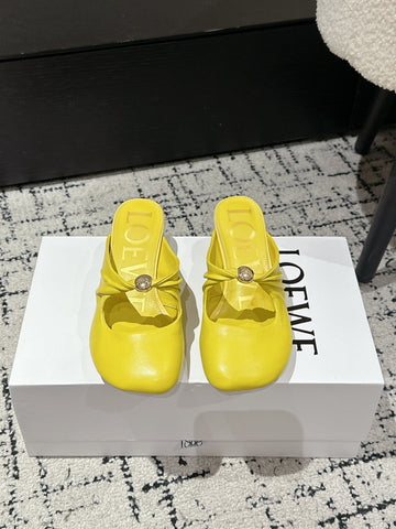CHLOÉ 26S HIGH-HEELED MULES IN YELLOW CALFSKIN