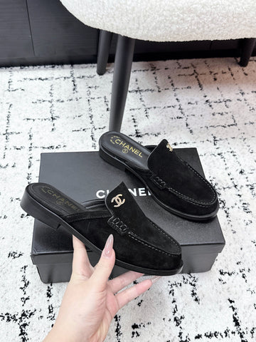 CHANEL 26S MULE LOAFERS IN BLACK SUEDE WITH CC LOGO