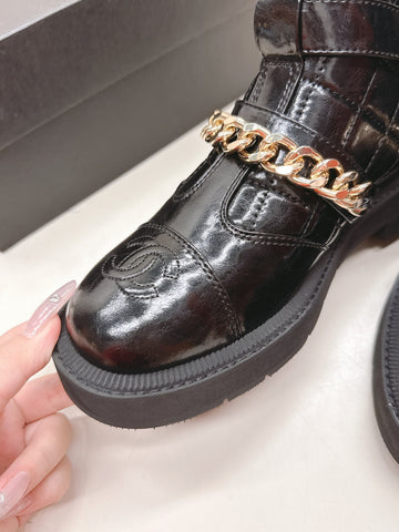 CHANEL ANKLE BOOTS 25S IN BLACK SHINY LAMBSKIN WITH GOLD HARDWARE