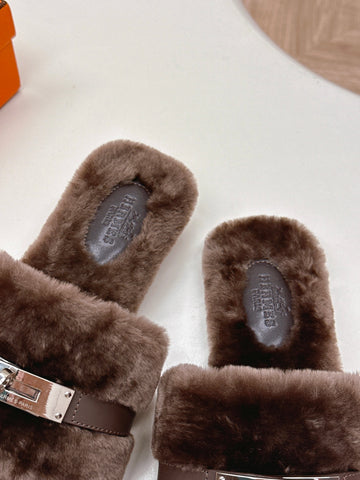 HM 25S ORAN SANDAL IN DARK BROWN SHEARLING WITH SILVER HARDWARE