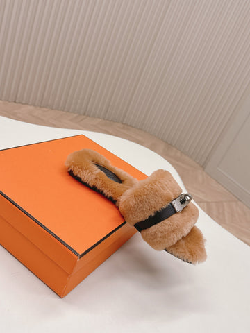 HM 25S ORAN SANDAL IN CLAY ORANGE SHEARLING WITH SILVER HARDWARE