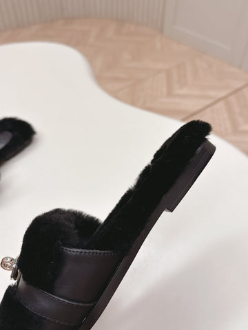 HM 25S ORAN SANDAL IN BLACK SHEARLING WITH SILVER HARDWARE