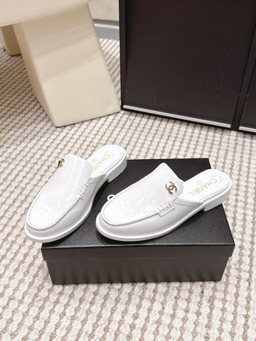CHANEL 26S LOAFER MULES IN WHITE GLOSSY CALFSKIN