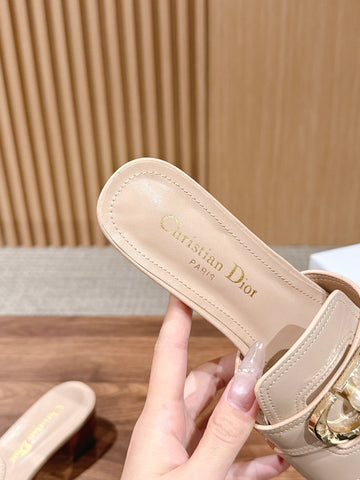 DIOR 26S LOW HEEL SLIDE SANDALS IN BEIGE CALFSKIN GOLD PEARL BUCKLE