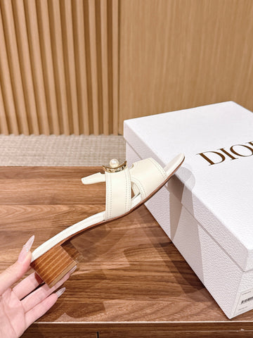 DIOR 26S LOW HEEL SLIDE SANDALS IN WHITE CALFSKIN GOLD PEARL BUCKLE