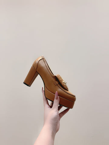 CHANEL 25S HIGH-HEELED MOCCASINS 80MM IN CARAMEL CALFSKIN GOLD HARDWARE