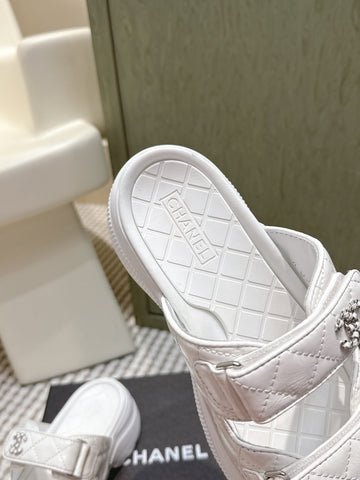 CHANEL 25S STRAP SANDALS IN WHITE PATENT CALFSKIN SILVER HARDWARE