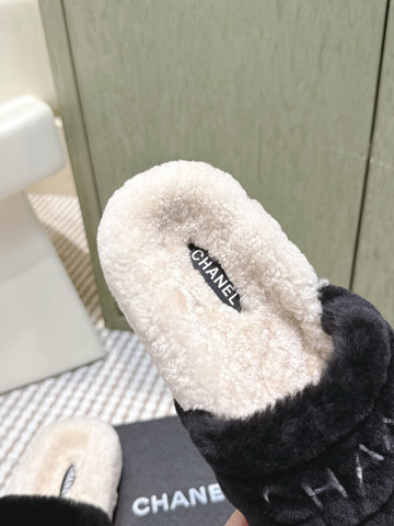 CHANEL 25S FLUFFY SLIDERS IN BEIGE AND BLACK