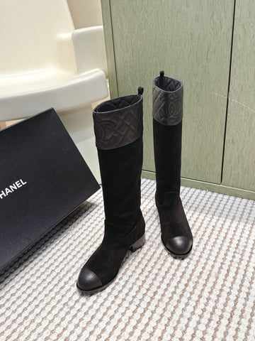 CHANEL 25S HIGH-CALF COWBOY BOOTS IN BLACK SUEDE AND CALFSKIN DIAMOND-QUILTED