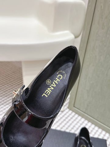 CHANEL 25S MARY JANE FLAT IN BLACK PATENT CALFSKIN WITH BLACK VELVET CAP TOE