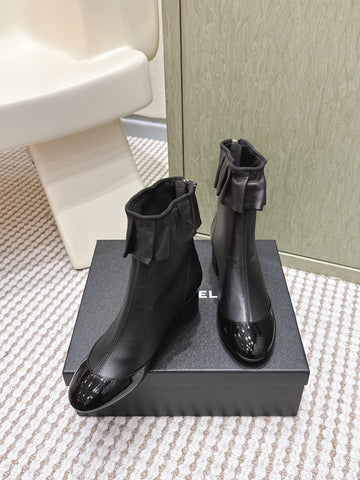 CHANEL 25S ANKLE BOOTS IN BLACK CALFSKIN GLOSSY TOE RUCHED