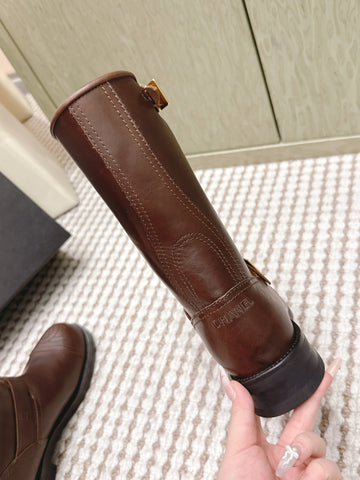 CHANEL 25S CALF-HIGH CHELSEA BOOTS IN BROWN CALFSKIN GOLD HARDWARE
