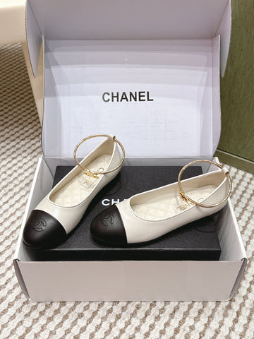 CHANEL 25S BALLERINA SHOES IN WHITE AND BLACK CALFSKIN GOLD HARDWARE