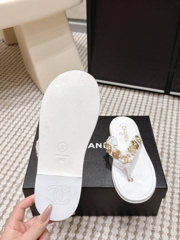 CHANEL 26S FLIP-FLOPS IN WHITE CALFSKIN